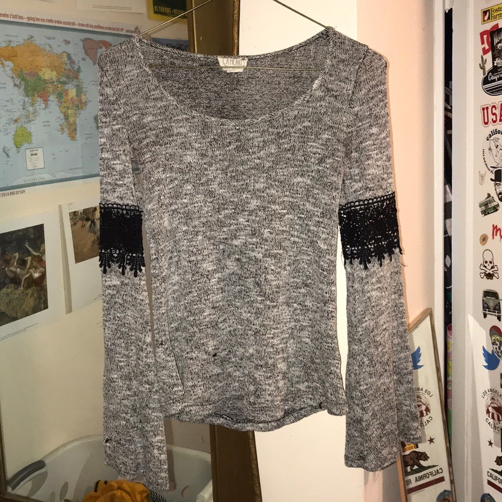 LA Hearts Flowy Sleeved Top